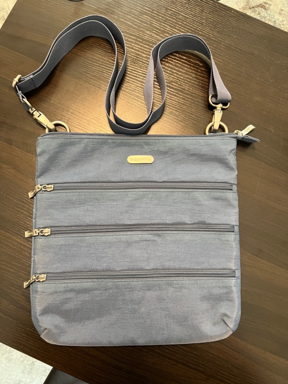 Baggallini Blue Nylon Travel Zip Top Adjustable Strap Crossbody Bag & Wristlet